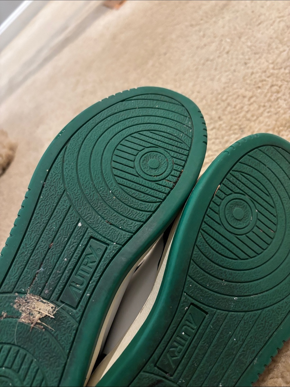 AUTRY SNEAKERS
MEDALIST LOW BICOLOR SNEAKERS IN WHITE AND GREEN LEATHER - Picture 6 of 6